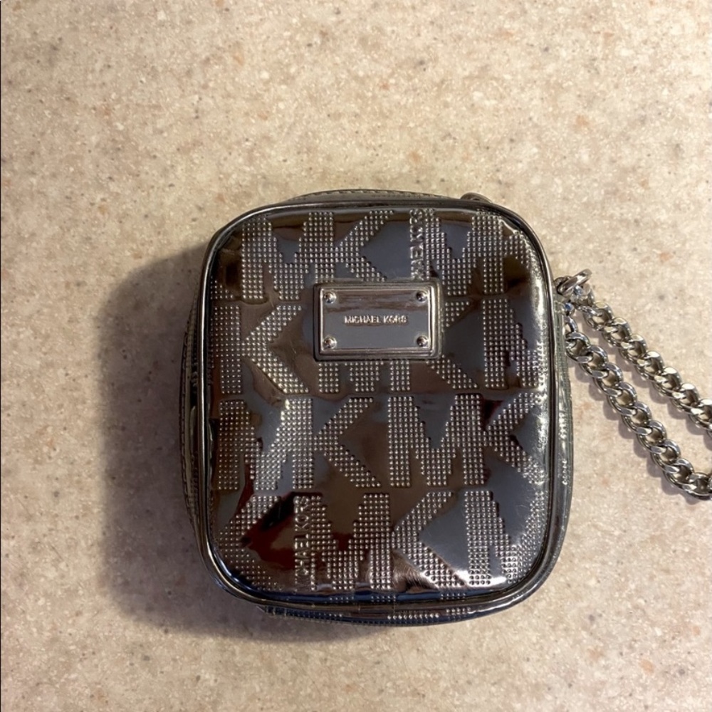 Gorgeous Michael Kors wallet/wristlet